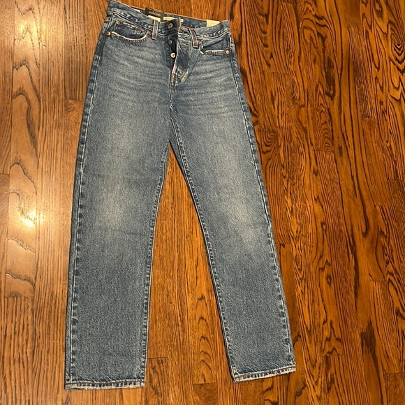 NWT Levi’s jeans size 25 - Picture 1 of 7